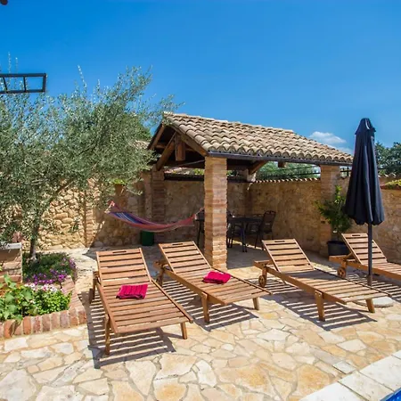 Lägenhet Sunny Haven With Direct Access To The Pool