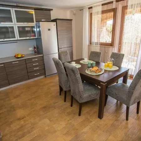 Sunny Haven With Direct Access To The Pool Nova Vas (Porec)