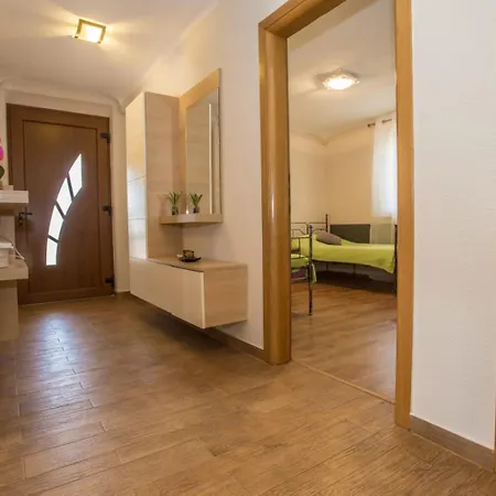 Sunny Haven With Direct Access To The Pool Apartment Nova Vas (Porec)